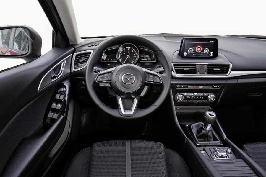 Торпедо Mazda3 Hatchback 2016 года  (WW) (фото 30 из 37)